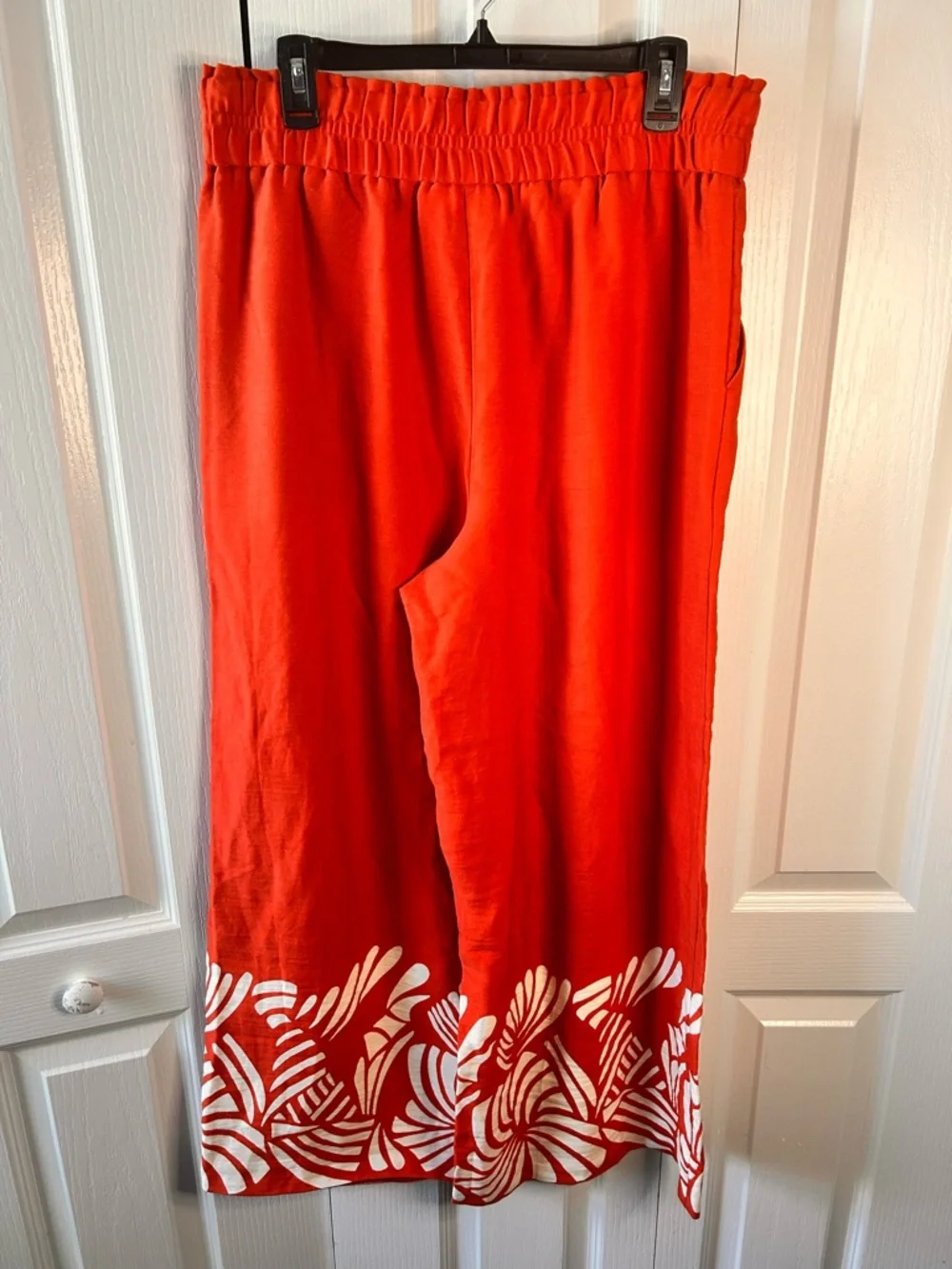 Nine West Women’s Large Clay Wide-Leg Crop Pants with White Tropical Hem Print‎